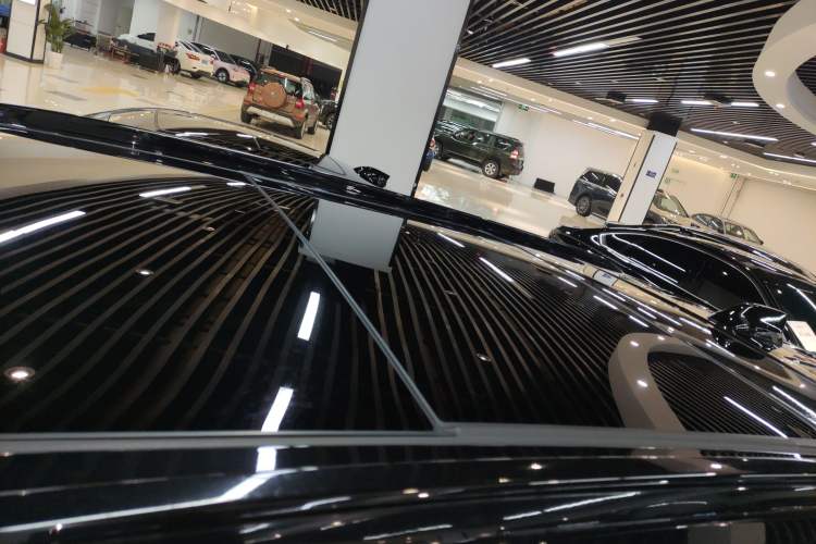 Used Cadillac XT5 2025 2.0T Platinum Edition Roof