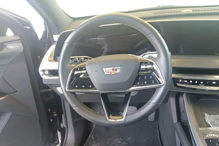 Used Cadillac XT5 2025 2.0T Luxury Version Steering Wheel