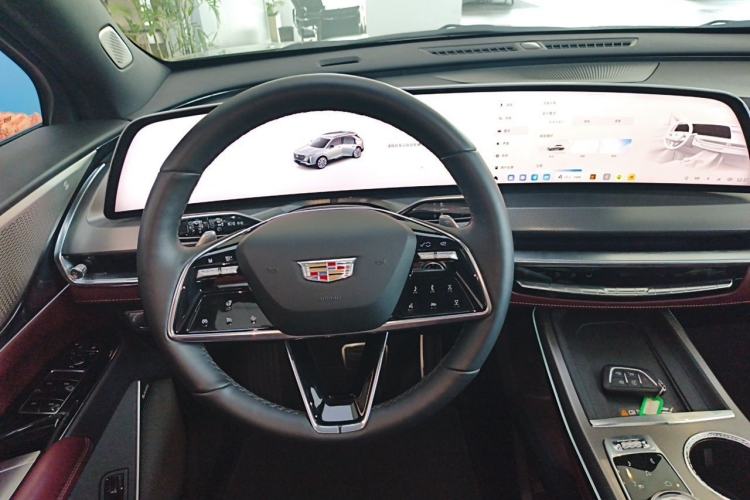 Used Cadillac XT5 2025 2.0T Platinum Edition Steering Wheel