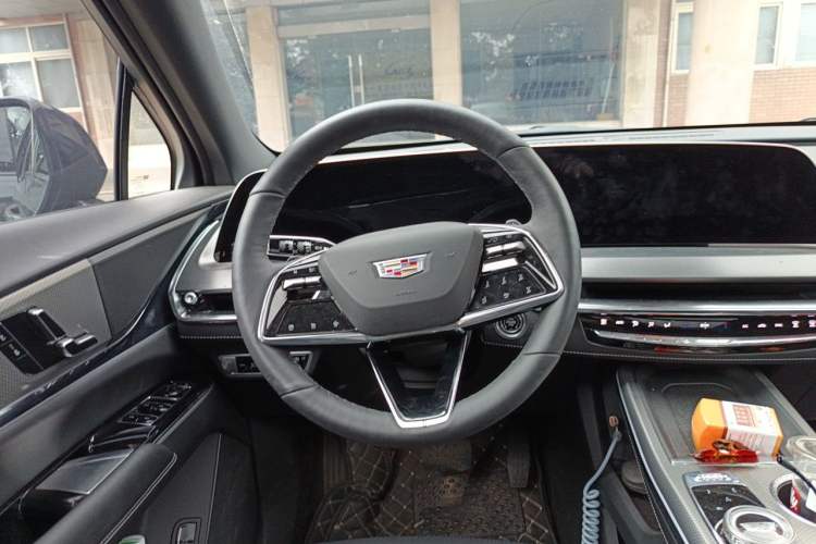 Used Cadillac XT5 2025 2.0T Luxury Version Steering Wheel
