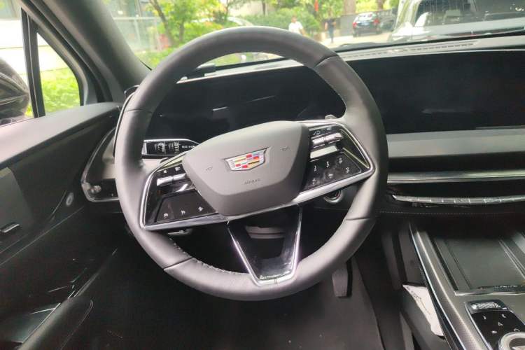Used Cadillac XT5 2025 2.0T Luxury Version Steering Wheel