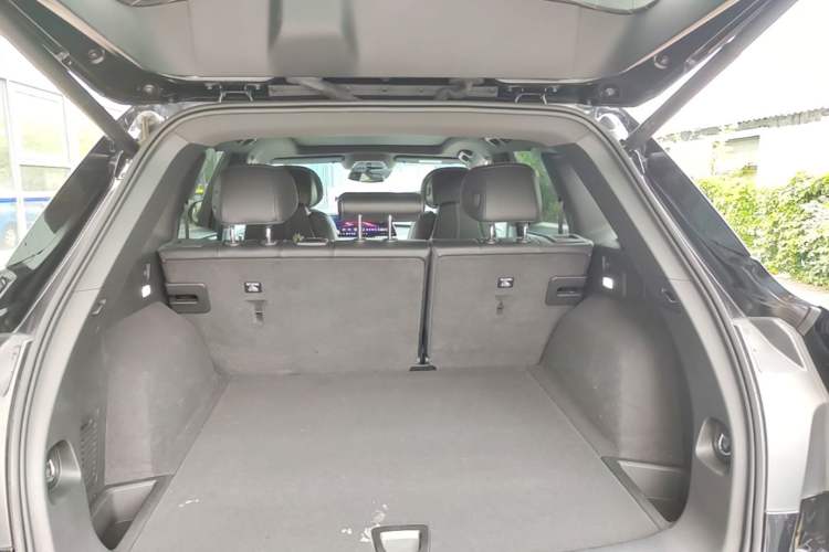 Used Cadillac XT5 2025 2.0T Luxury Version Trunk