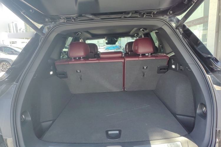 Used Cadillac XT5 2025 2.0T Platinum Edition Trunk