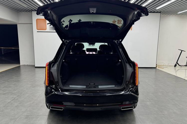 Used Cadillac XT5 2025 2.0T Platinum Edition Trunk