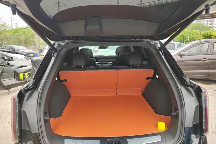 Used Cadillac XT5 2025 2.0T Luxury Version Trunk