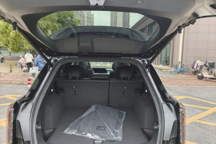 Used Cadillac XT5 2025 2.0T Luxury Version Trunk