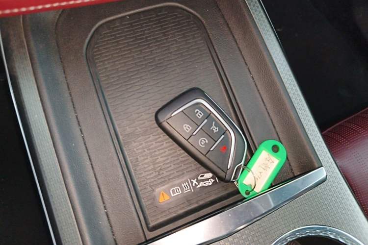 Used Cadillac XT5 2025 2.0T Platinum Edition Vehicle Key