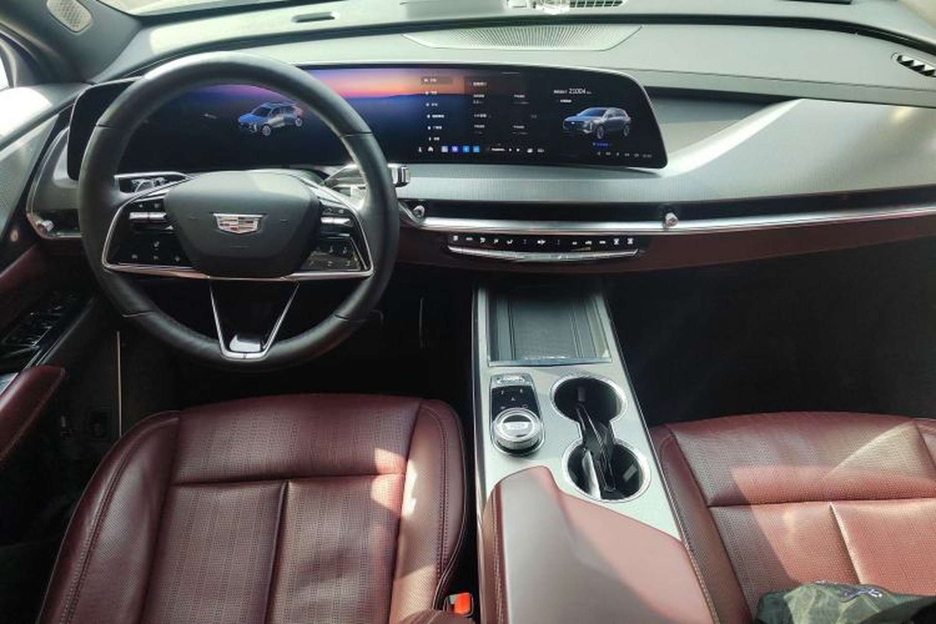 Used Cadillac XT5 2025 2.0T Platinum Edition Center Console