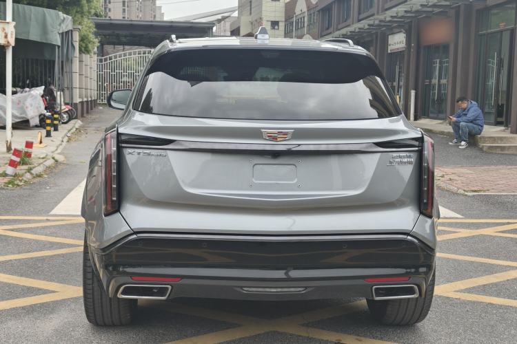 Used Cadillac XT5 2025 2.0T Platinum Edition Exterior 3