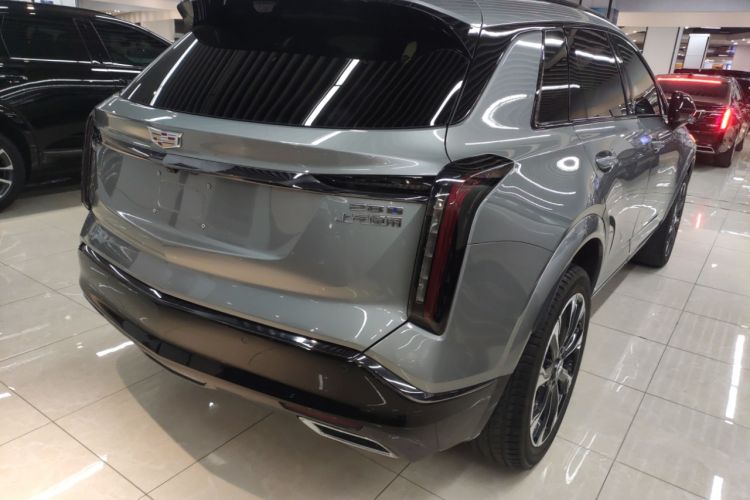 Used Cadillac XT5 2025 2.0T Platinum Edition Exterior 5