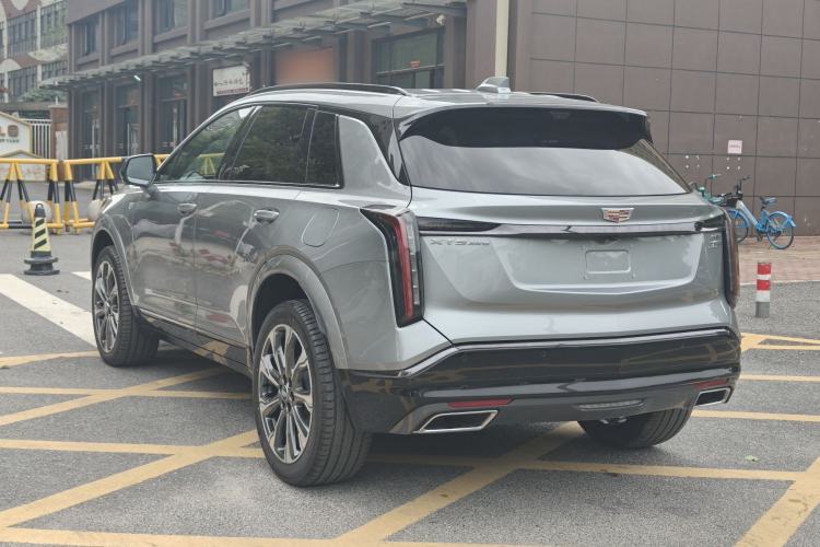 Used Cadillac XT5 2025 2.0T Platinum Edition Exterior 5