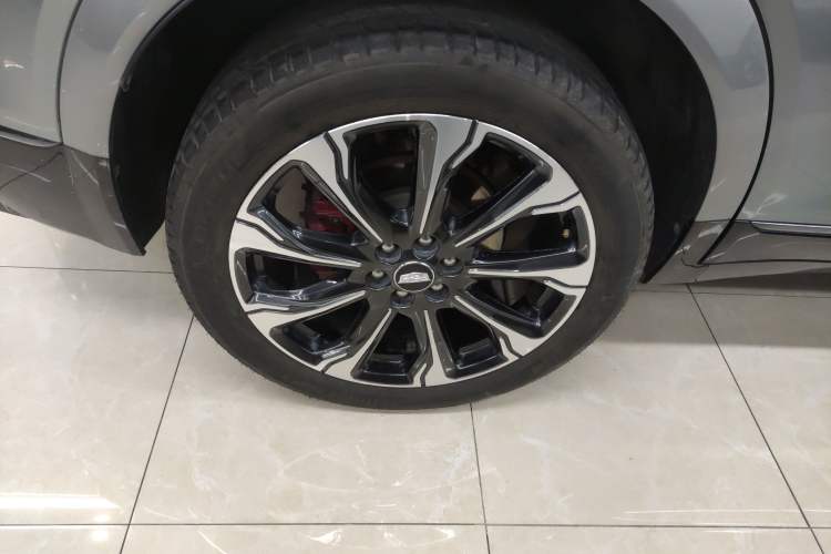 Used Cadillac XT5 2025 2.0T Platinum Edition Exterior 8