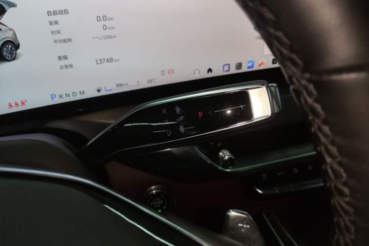 Used Cadillac XT5 2025 2.0T Platinum Edition Gear Lever