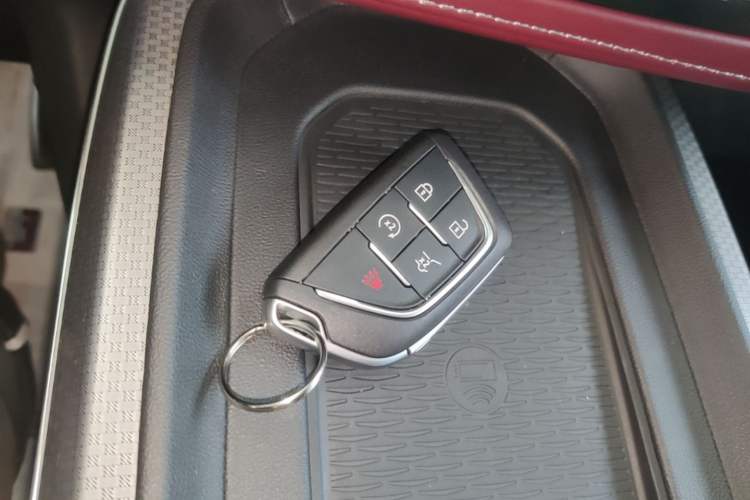 Used Cadillac XT5 2025 2.0T Platinum Edition Interior 1