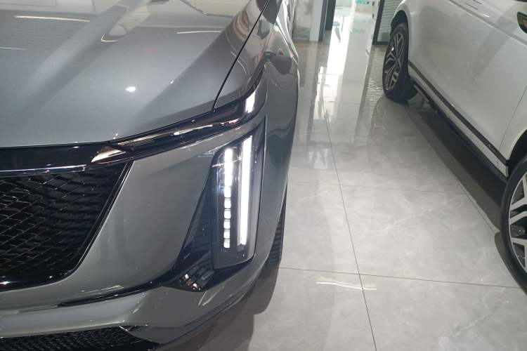 Used Cadillac XT5 2025 2.0T Platinum Edition Left Front Headlight
