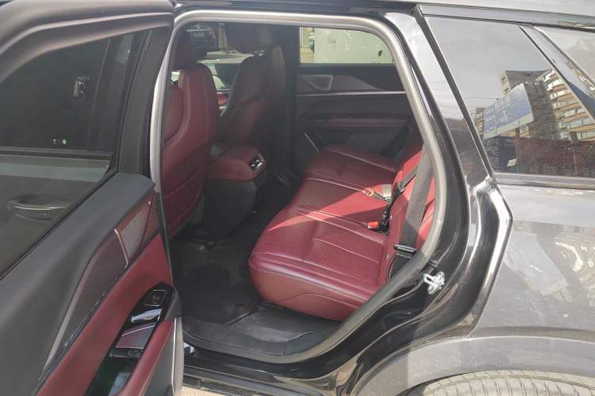 Used Cadillac XT5 2025 2.0T Platinum Edition Left Rear Seat