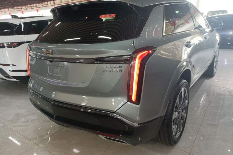 Used Cadillac XT5 2025 2.0T Platinum Edition Rear Right 45 Deg