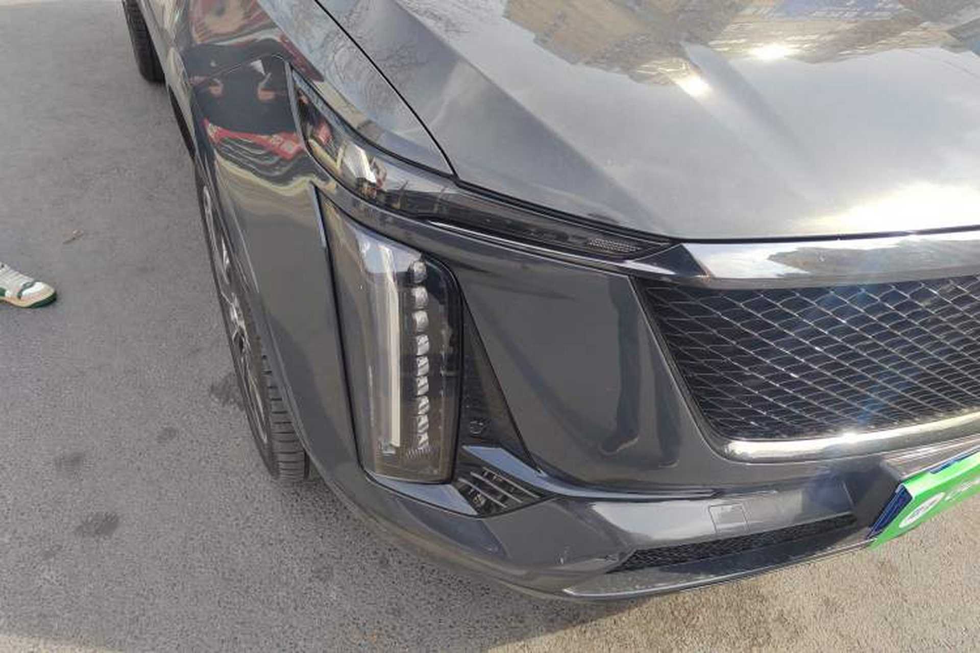 Used Cadillac XT5 2025 2.0T Platinum Edition Right Front Headlight