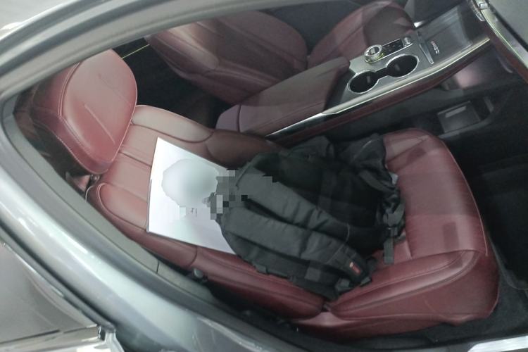 Used Cadillac XT5 2025 2.0T Platinum Edition Right Front Seat