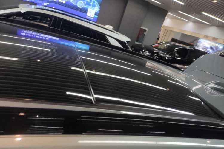 Used Cadillac XT5 2025 2.0T Platinum Edition Roof