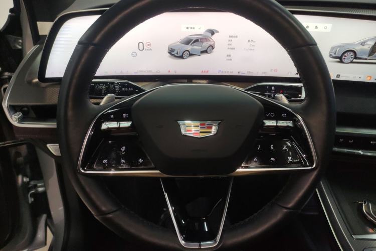 Used Cadillac XT5 2025 2.0T Platinum Edition Steering Wheel