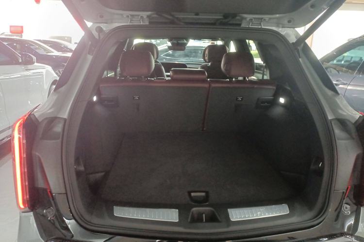 Used Cadillac XT5 2025 2.0T Platinum Edition Trunk