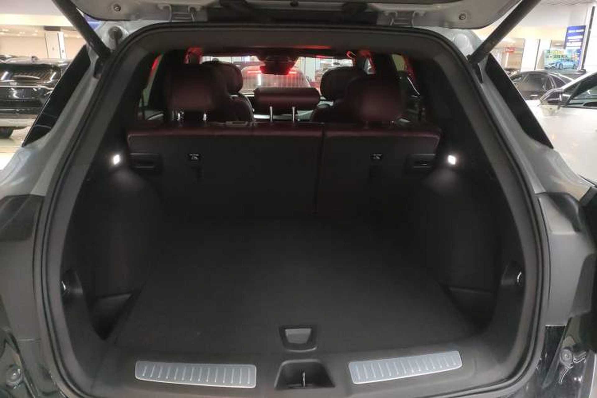 Used Cadillac XT5 2025 2.0T Platinum Edition Trunk