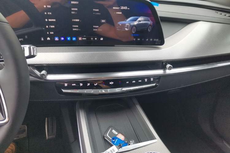 Used Cadillac XT5 2025 2.0T Prestige Version Audio And AC Panel