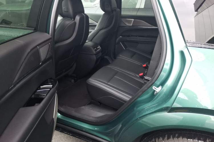 Used Cadillac XT5 2025 2.0T Prestige Version Left Rear Seat