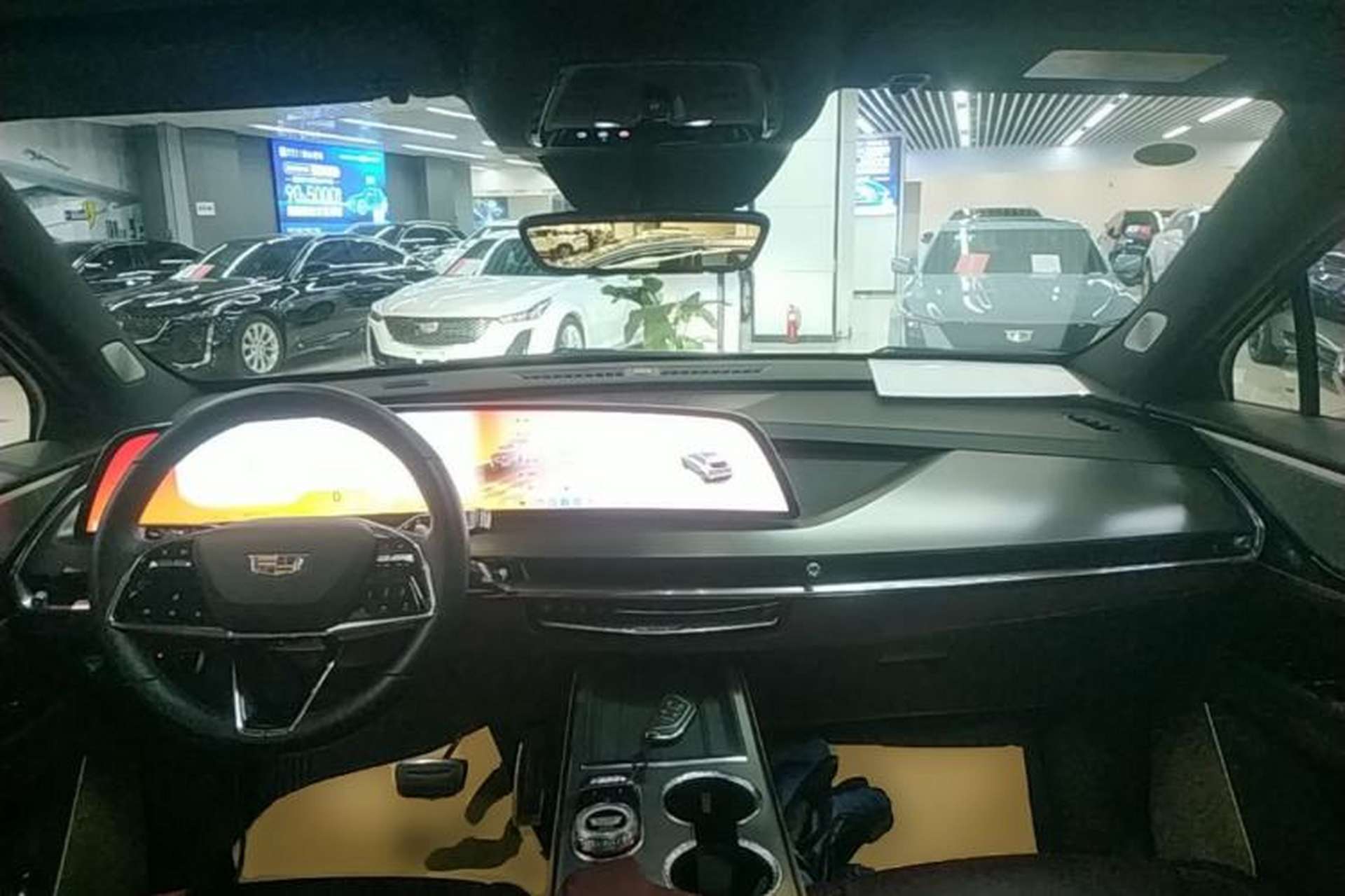 Used Cadillac XT5 2025 2.0T Platinum Edition Center Console
