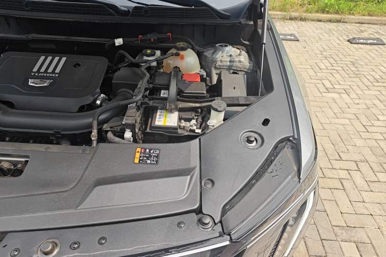 Used Cadillac XT5 2025 2.0T Prestige Version Engine Bay Left