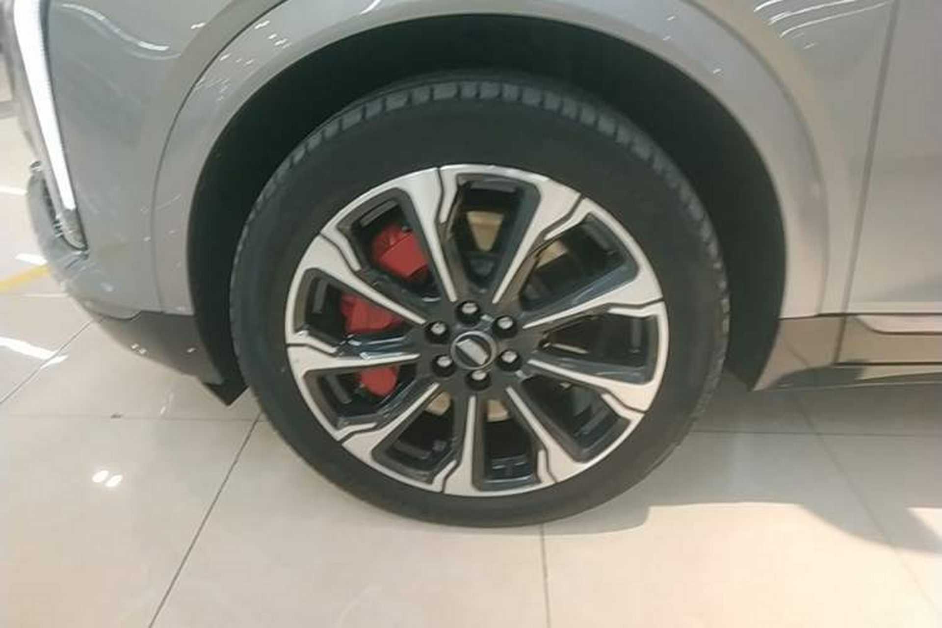 Used Cadillac XT5 2025 2.0T Platinum Edition Exterior 4