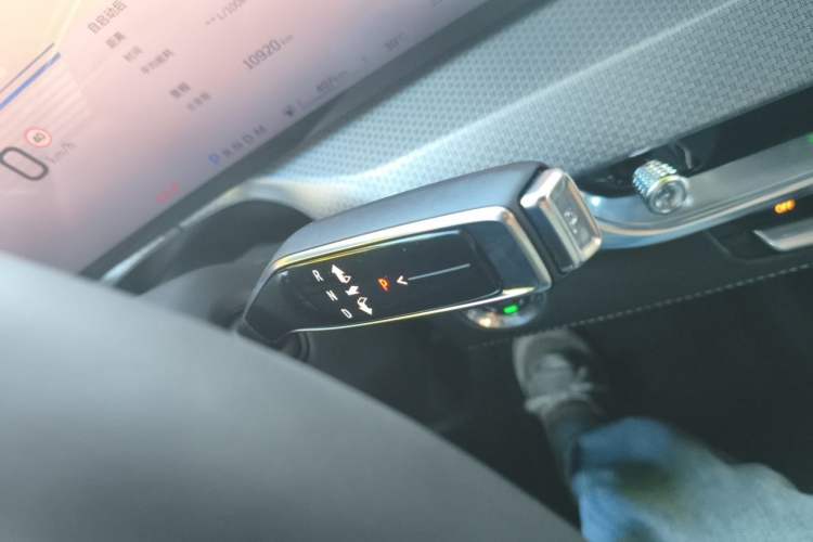Used Cadillac XT5 2025 2.0T Luxury Version Gear Lever