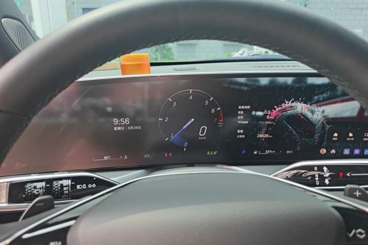 Used Cadillac XT5 2025 2.0T Prestige Version Instrument Cluster