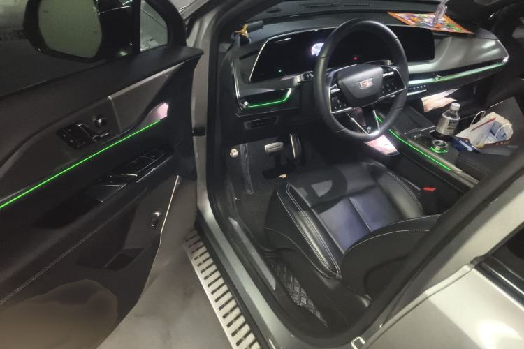 Used Cadillac XT5 2025 2.0T Prestige Version Interior 3