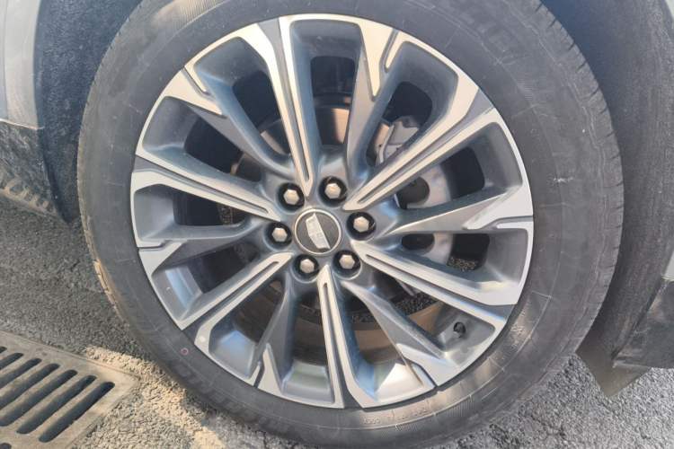 Used Cadillac XT5 2025 2.0T Luxury Version Right Front Wheel Hub