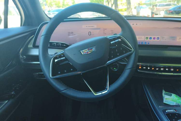 Used Cadillac XT5 2025 2.0T Luxury Version Steering Wheel