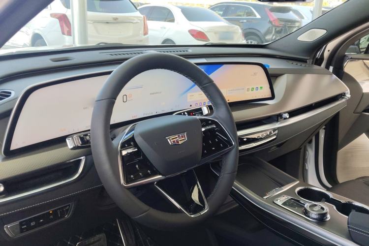 Used Cadillac XT5 2025 2.0T Prestige Version Center Console
