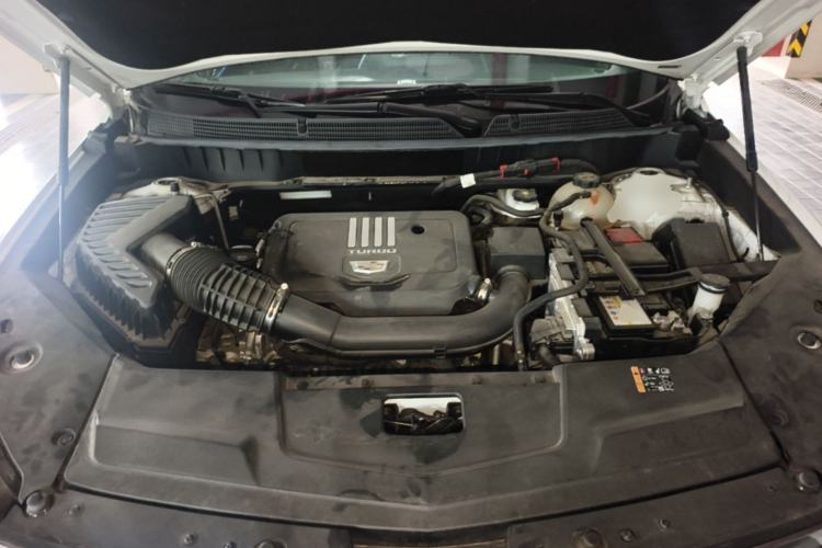 Used Cadillac XT5 2025 2.0T Platinum Edition Engine Bay