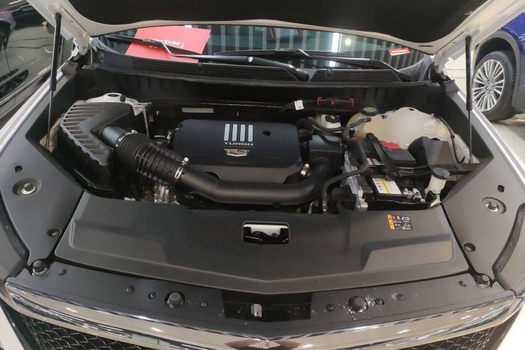 Used Cadillac XT5 2025 2.0T Platinum Edition Engine Bay