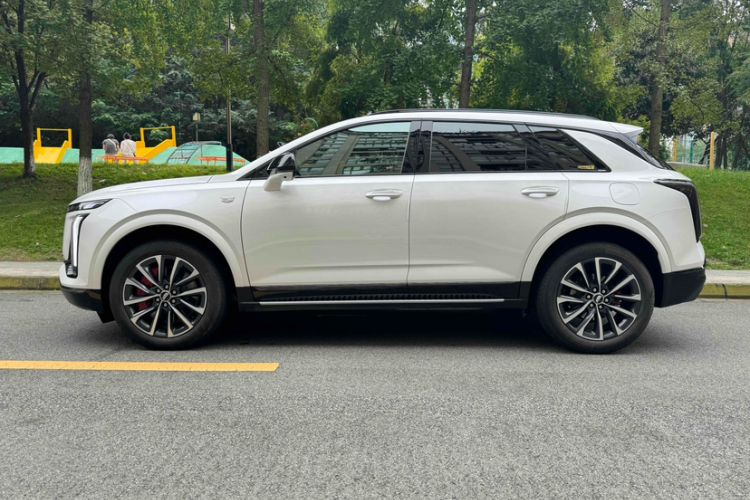 Used Cadillac XT5 2025 2.0T Prestige Version Exterior 3