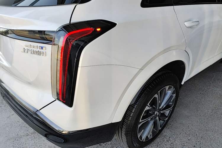 Used Cadillac XT5 2025 2.0T Luxury Version Exterior 3