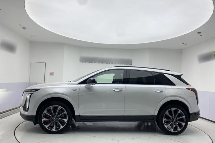 Used Cadillac XT5 2025 2.0T Platinum Edition Exterior 3