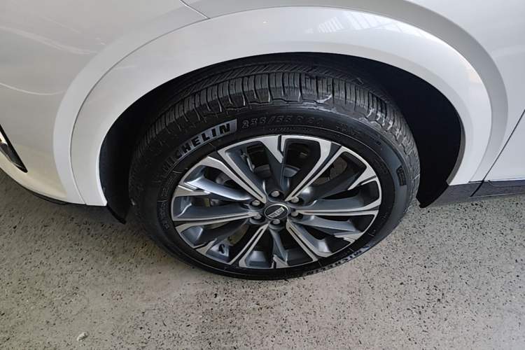 Used Cadillac XT5 2025 2.0T Luxury Version Exterior 4