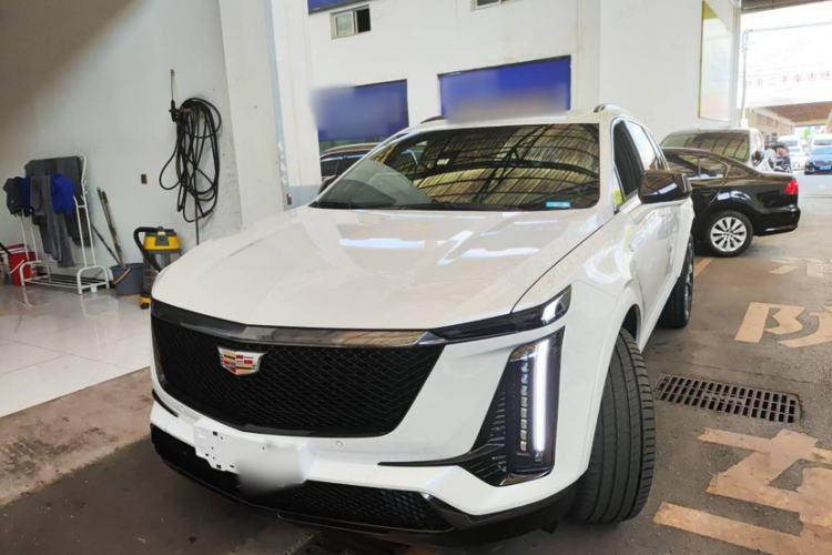 Used Cadillac XT5 2025 2.0T Platinum Edition Exterior 5