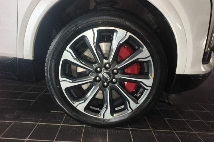 Used Cadillac XT5 2025 2.0T Platinum Edition Exterior 7