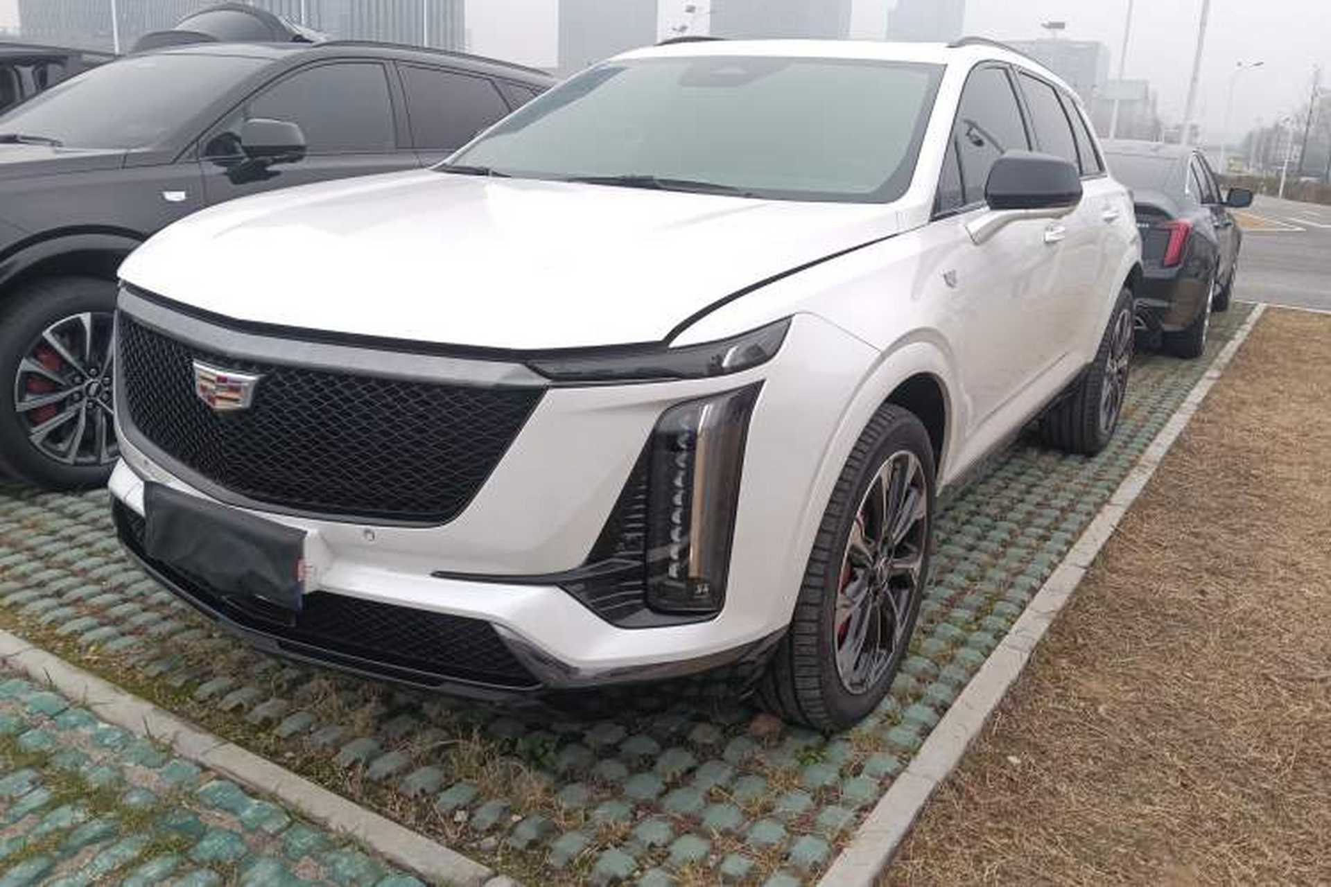 Used Cadillac XT5 2025 2.0T Platinum Edition Front Left 45 Deg