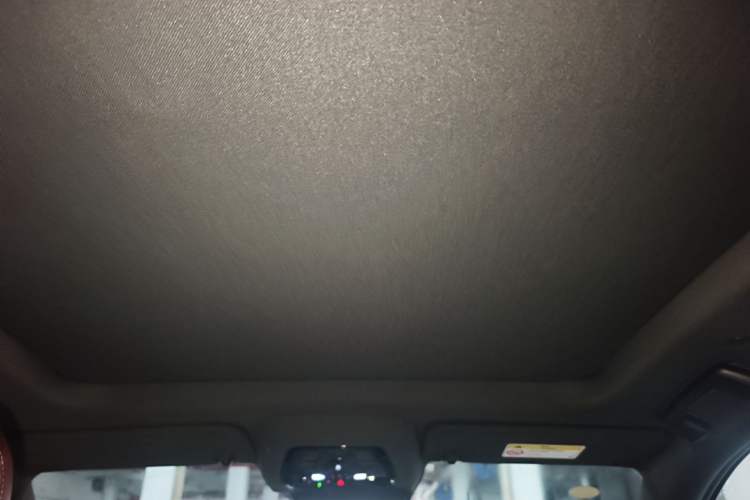 Used Cadillac XT5 2025 2.0T Platinum Edition Headliner