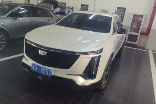 Used Cadillac XT5 2025 2.0T Platinum Edition