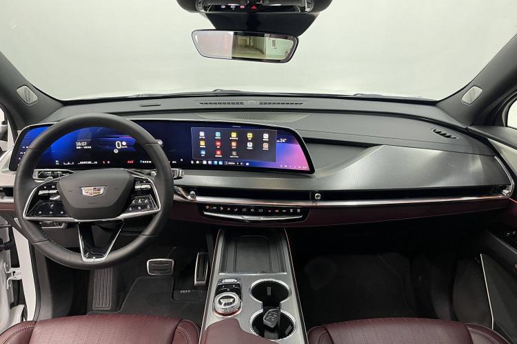 Used Cadillac XT5 2025 2.0T Platinum Edition Interior 1